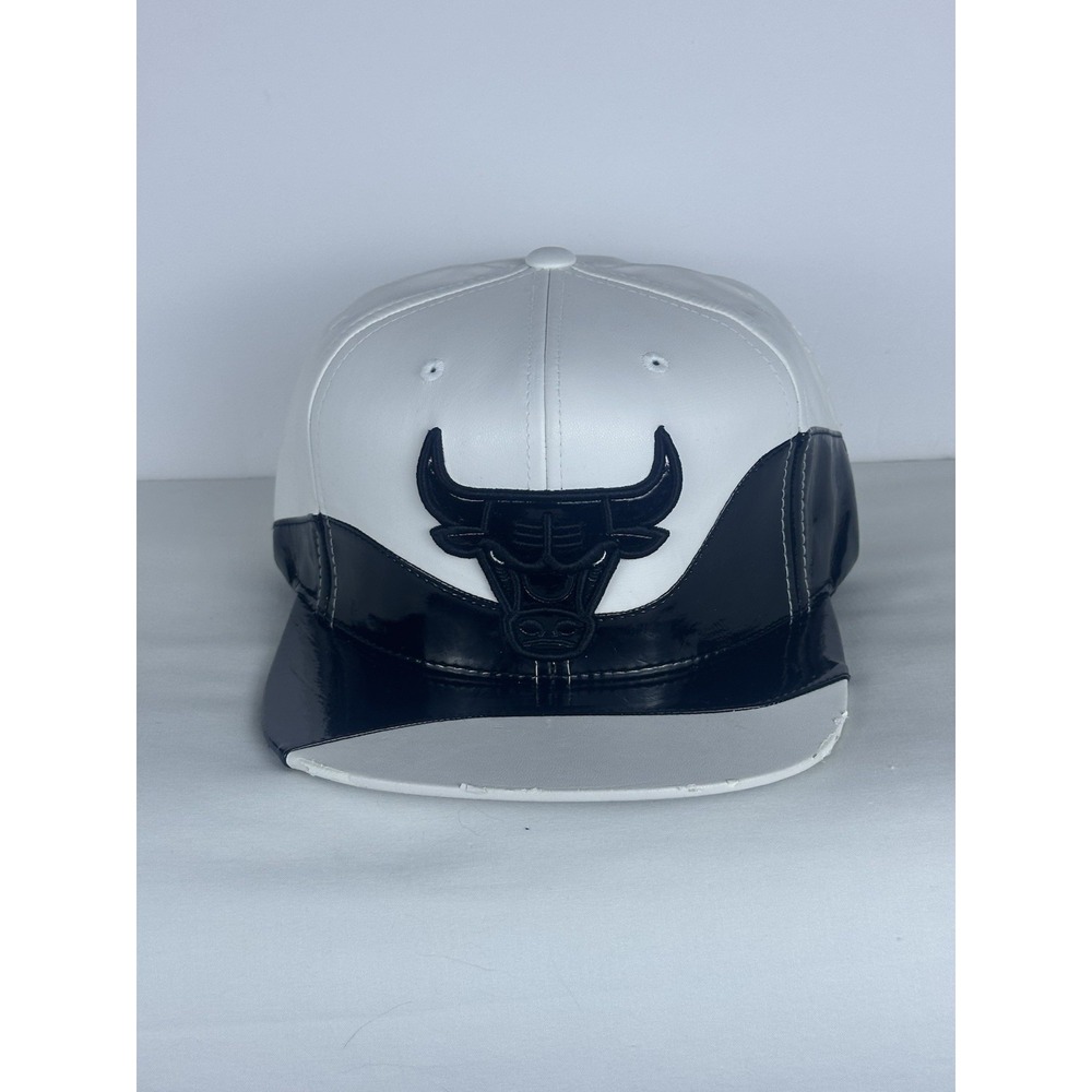 Chicago Bulls Mitchell & Ness SnapBack Hat NBA Basketball Faux Leather **Read**